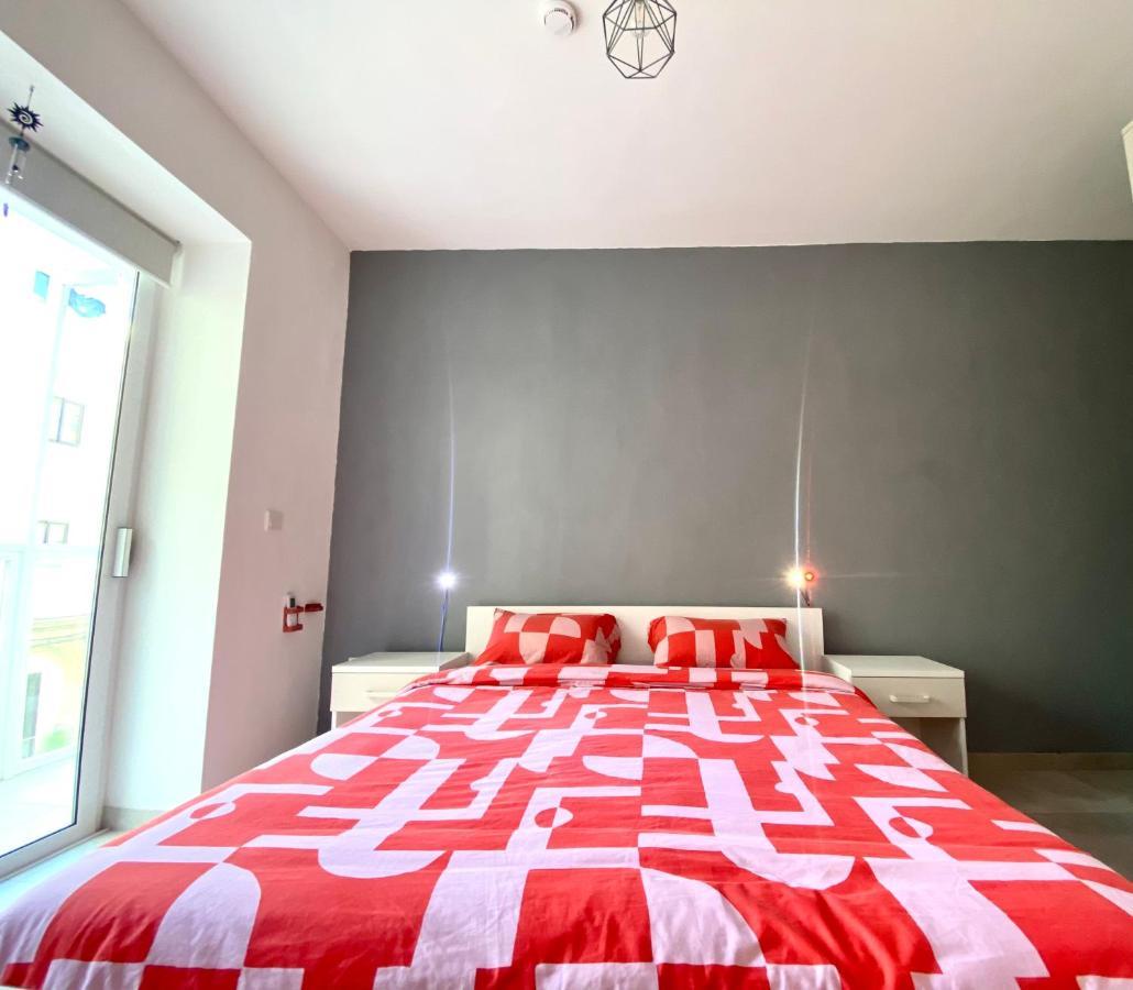 Central Private En-Suite With Balcony In Shared Residence Pietà Екстериор снимка