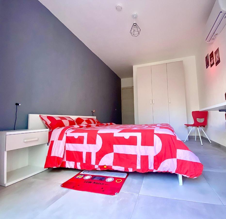 Central Private En-Suite With Balcony In Shared Residence Pietà Екстериор снимка